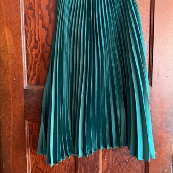 H&M Green Pleated Skirt EUR 36 UK 8 US 4 - Picture 2 of 2